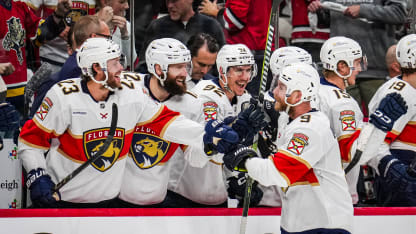 Bennett scores on empty net