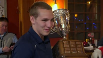 Hutson reçoit le trophée Calder