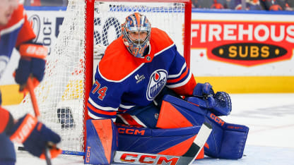 Skinner blanks Golden Knights