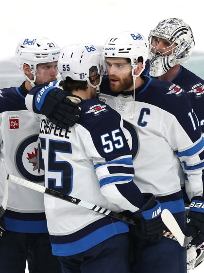 Winnipeg Jets praise Mark Scheifele effort after death of father