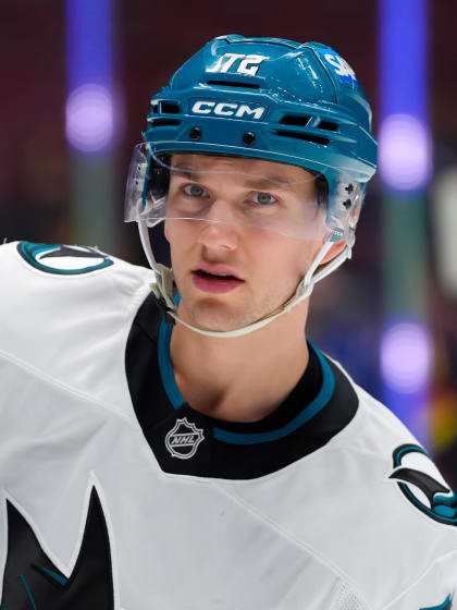 Sharks forward William Eklund återhämtar sig stadigt efter skadan