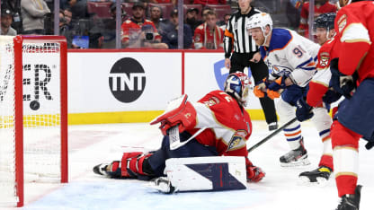 Perry consigue el gol en power play