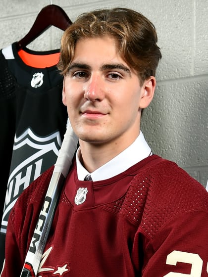 Utah Mammoth sign Dmitri Simashev Daniil But to entry level contracts