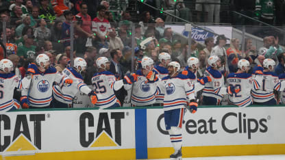 Kane scores from weird angle