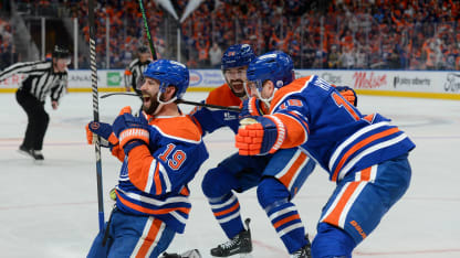 Henrique strikes again