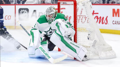 Oettinger keeps the puck out