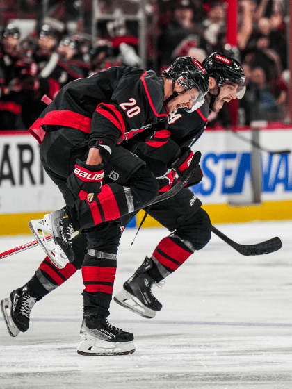 Carolina Hurricanes Hurricanes dig out of early hole to win Game 5, advance