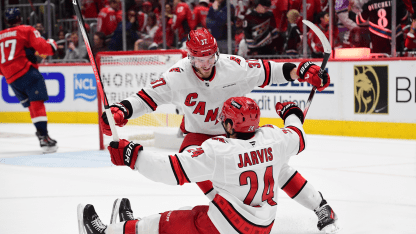 Poise, experience boost Carolina Hurricanes in Game 5
