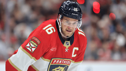 Aleksander Barkov wins 2025 Selke, King Clancy Trophies